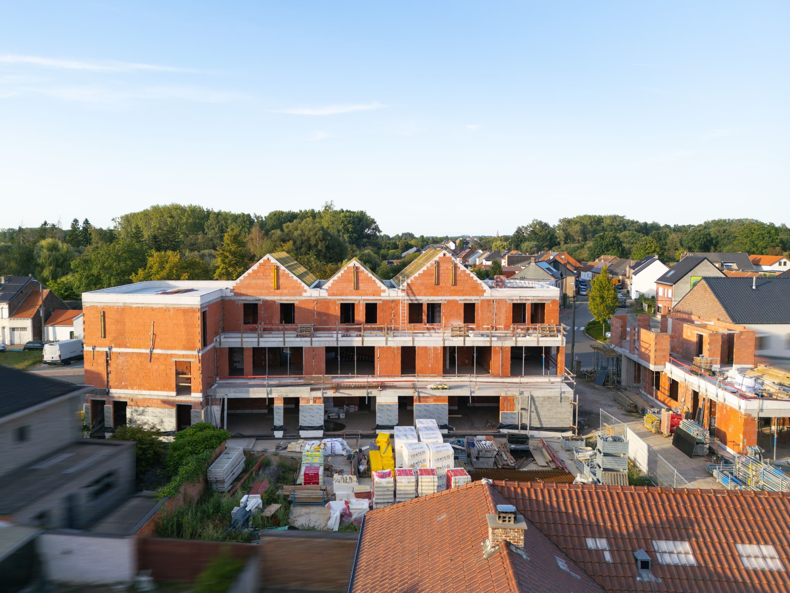 Bouwvoortgang Residentie Eikelmuis - ruwbouw met dakgebinte, augustus 2026