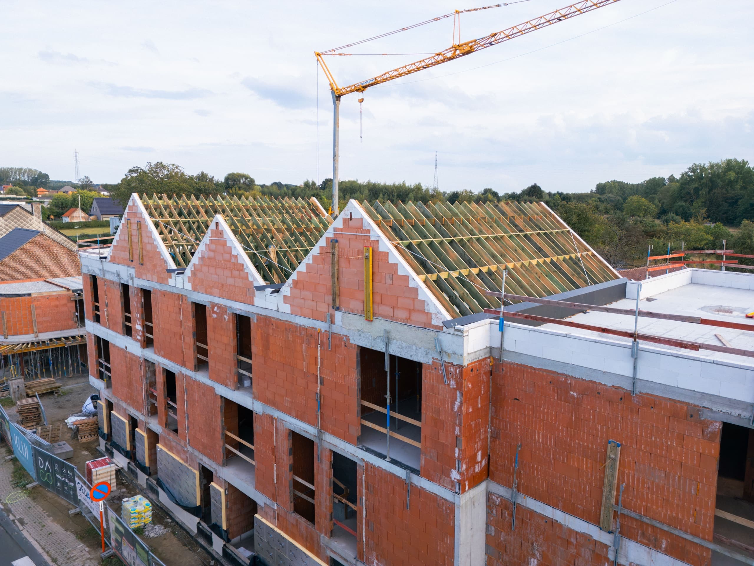 Bouwvoortgang Residentie Eikelmuis - ruwbouw met dakgebinte, augustus 2026