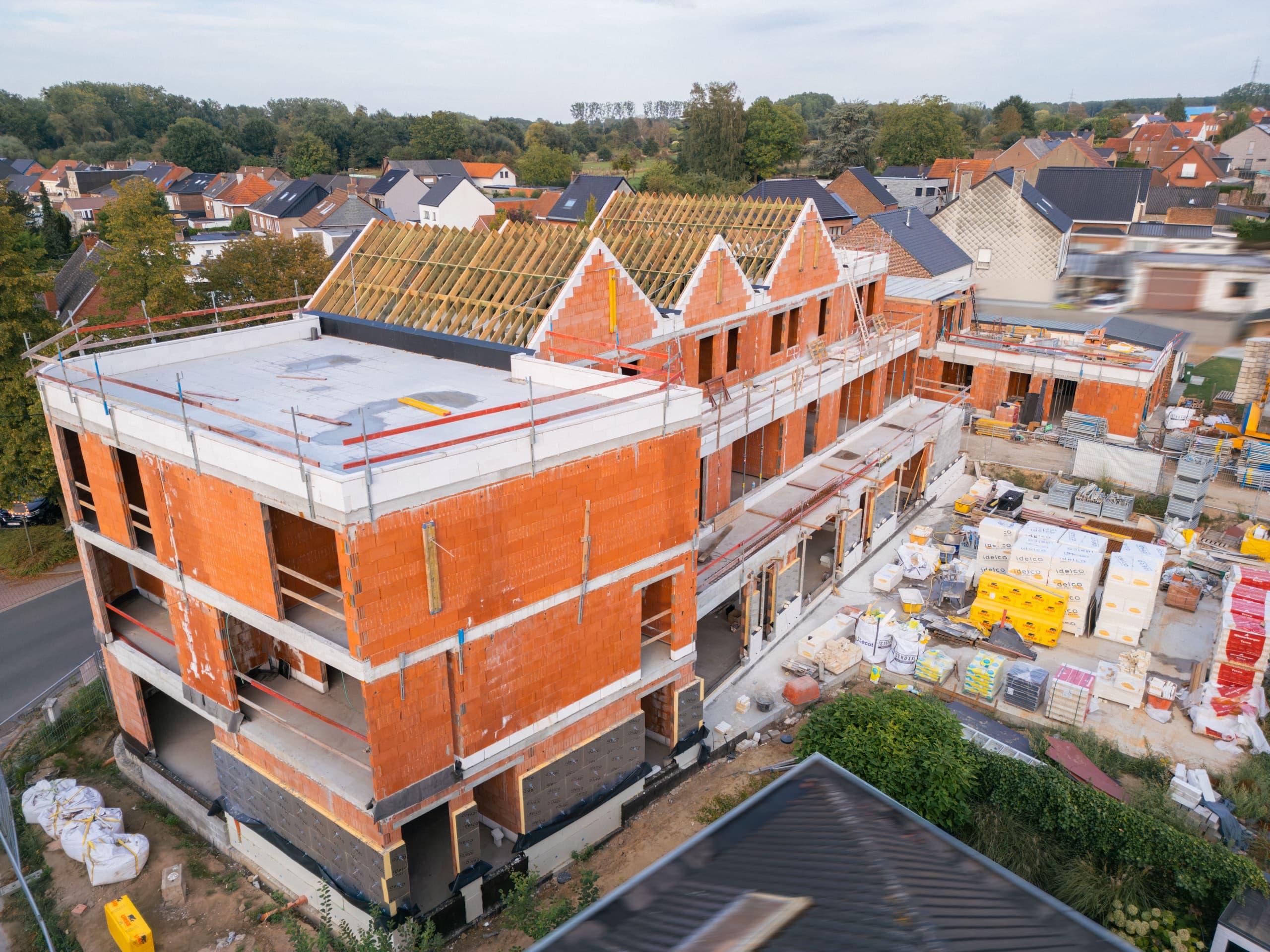 Bouwvoortgang Residentie Eikelmuis - ruwbouw met dakgebinte, augustus 2026
